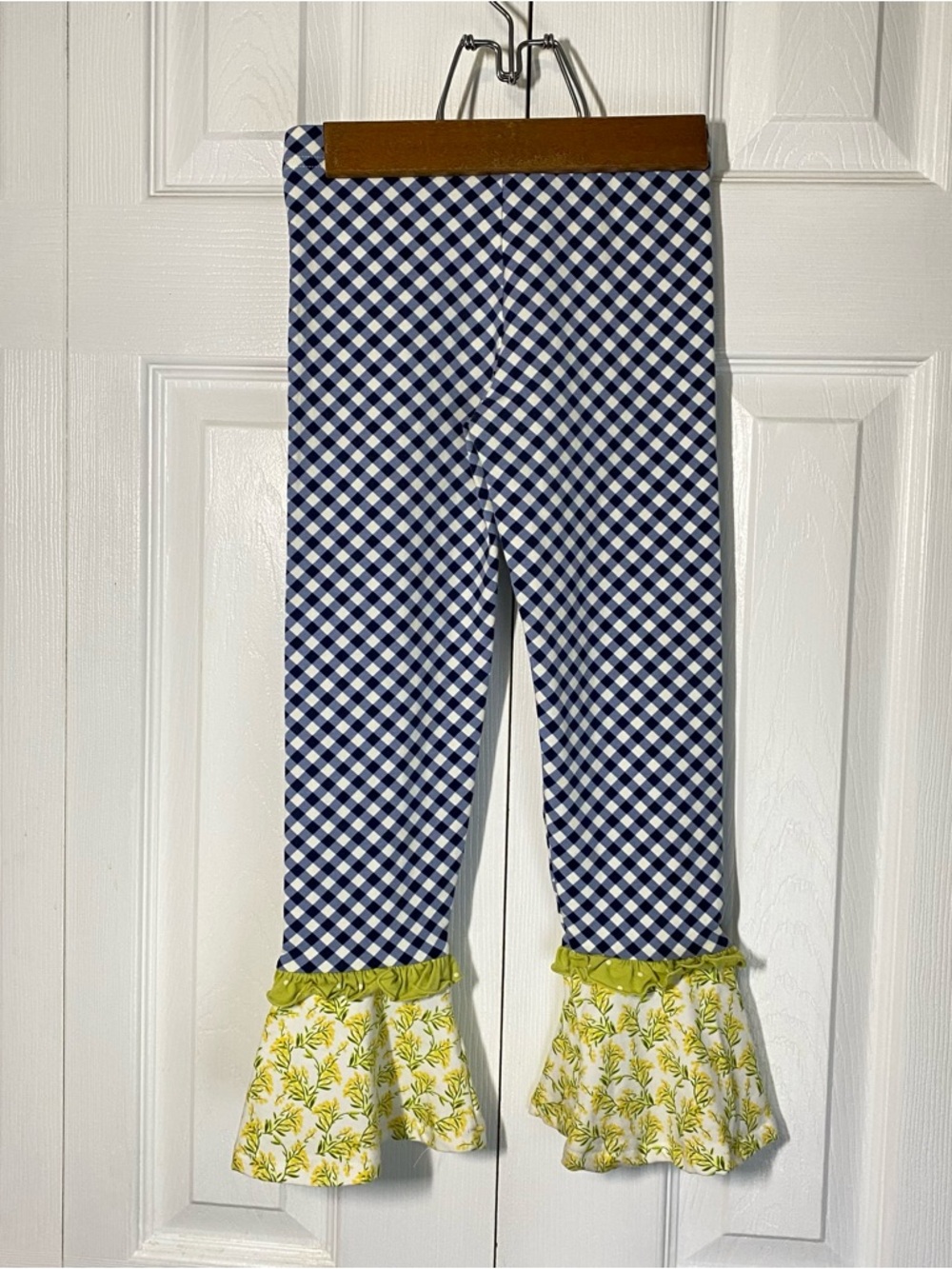 Matilda Jane Inner Artist Leggings
Blue Gingham Green Floral - Picture 3 of 10